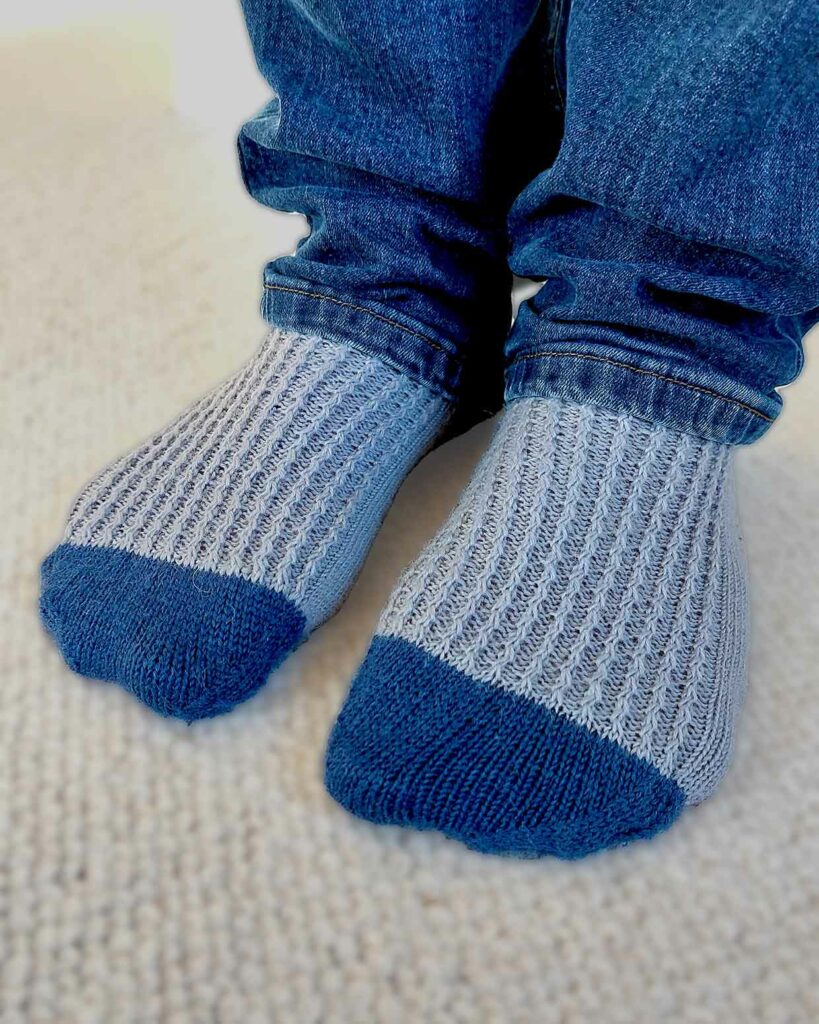 Quinzhee Socks with contrast toe